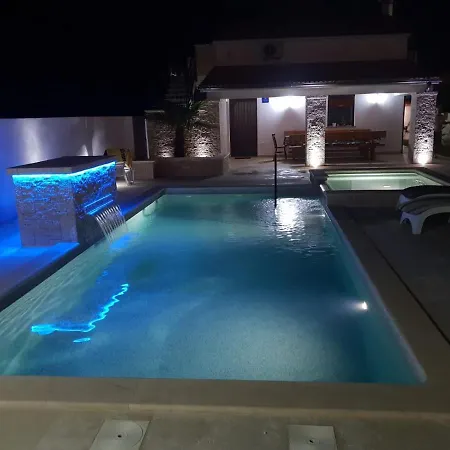 Beautiful With A Comfortable And Cozy Pool And Garden * Medulin