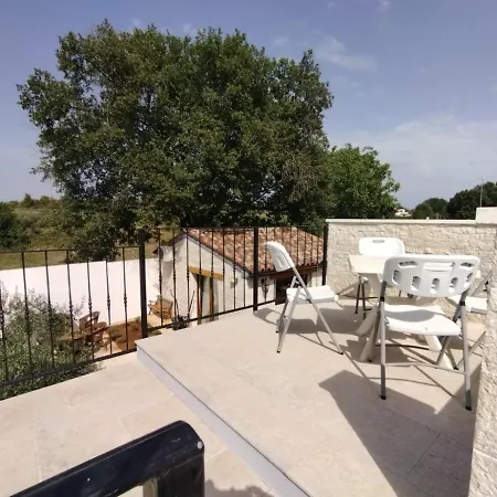 Beautiful With A Comfortable And Cozy Pool And Garden Villa *