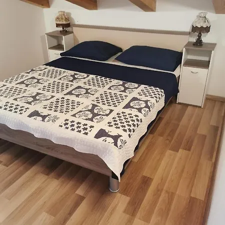 Beautiful With A Comfortable And Cozy Pool And Garden *