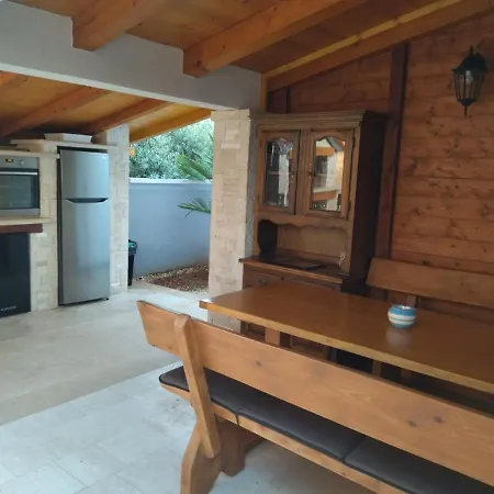Beautiful With A Comfortable And Cozy Pool And Garden *